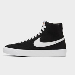 NIKE BLAZER